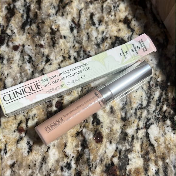 🌙♣️Rare! Clinique Moderately Fair Line Smoothing Concealer - Picture 6 of 9